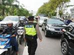  Warga Jawa Barat, Berikut Aturan Bonceng Motor dan Penumpang Mobil Selama Pelaksanaan PSBB