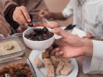 3 Dampak Buruk Bagi Tubuh Akibat Puasa Tidak Makan Sahur