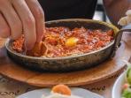 Efek Samping Konsumsi Makanan Pedas Selama Sahur dan Buka Puasa, Ini Cara Mengatasinya