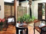 4 Tips yang Harus Diperhatikan Sebelum Membeli Furnitur Antik Untuk Mendesain Interior Rumah