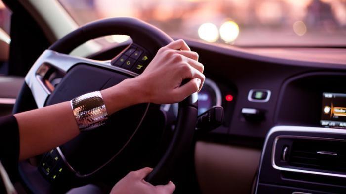 Jangan Abaikan, Begini Cara Membersihkan Setir Mobil dengan Benar