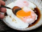 Simak Bahaya Makan Telur Setengah Matang 