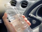 Jangan Lagi Minum Air Mineral Kemasan Botol yang Sering Ditinggal dalam Mobil, Ini Resiko Kesehatan yang Tidak Terduga