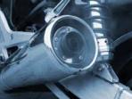 Knalpot Motor Anda Muncul Asap Hitam atau Putih? Ketahui Ini Penyebabnya