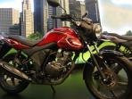 Beda Kasta Pilih yang Mana? Kupas Motor Naked Sport Honda CB150R dan Verza