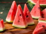 Berisiko Tumor, Jangan Makan Semangka Bila Anda Temukan Tanda Ini Saat Membukanya