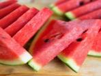 Bisa Sebabkan Sakit, Hentikan Kebiasaan Ini Setelah Makan Semangka