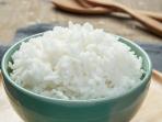 Hindari Makan Nasi Hangat yang Baru Matang Jika Anda Punya Penyakit Ini