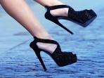 Jarang Diketahui, Ternyata Ini 5 Bahaya Terlalu Sering Pakai High Heels Bagi Kesehatan