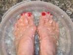 Mitos atau Fakta, Merendam Kaki di Air Hangat Bisa Meredakan Rasa Pegal?