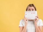 Jangan Panik Girls, Begini 4 Cara Mengatasi Terlambat Menstruasi 