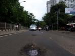 Kecelakaan Karena Jalan Berlubang Bisa Minta Ganti Rugi Lho, Ini Pasalnya