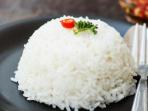 Ketahui Yuk, Begini Tips Agar Tetap Bisa Makan Nasi Putih Tanpa Takut Gemuk Saat Diet