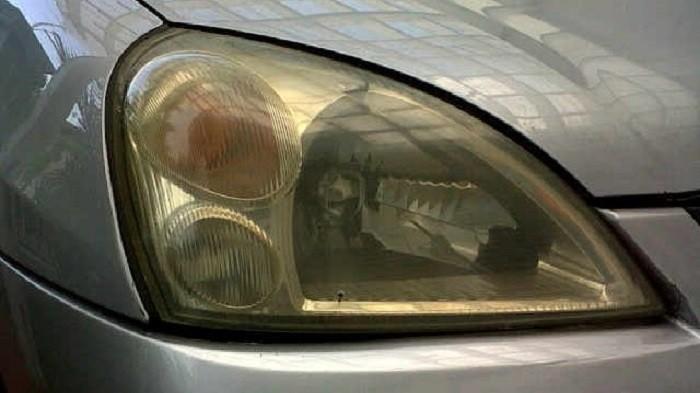 Ini Penyebab Mika Lampu Mobil Cepat Menguning