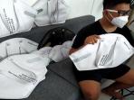 Inovatif dan Kreatif, Pria Asal Blitar Membuat Kerajinan Tas Berbentuk Masker N95