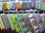 Intip Kecantikan Kerajinan Tangan Tas Manik-manik Khas Suku Dayak Kalimantan