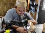 Uniknya Kerajinan Peci Bergambar Bung Karno, Berbahan Limbah Kain Goni