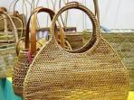 Uniknya Kerajinan Anyaman yang Berbahan Rumput Ketak