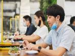 4 Tips Mudah Pakai Masker saat Makan di Restoran