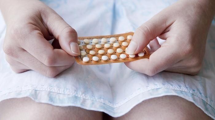 Benarkah Pil KB Bisa Membuat Berat Badan Naik? Simak Penjelasan Ahli Yuk