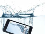 Jangan Panik, Begini Cara Mudah Perbaiki Handphone yang Terendam Air