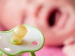 Jangan Sembarangan, Perhatikan Hal Penting Ini Sebelum Beri Empeng Pada Bayi Anda