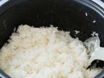Ini Perbedaan Memasak Nasi Menggunakan Air Mendidih dan Biasa
