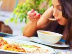 Wajib Hindari 3 Kebiasaan Makan Ini Saat Puasa Bisa Jadi Pemicu Masalah Pencernaan