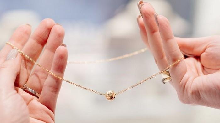 Jangan Sampai Turun Harga Saat Dijual Karena Rusak, Begini Cara Benar  Merawat Perhiasan Emas