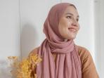 Tutorial Hijab Pasmina Cuma Pakai 1 Jarum Cocok Dipakai untuk Lebaran Nanti