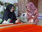 Geliat Kerajinan Kain Tenun Epen Buaya Khas Aceh Singkil
