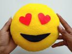 Intip Pembuatan Kerajinan Boneka Emoticon Sederhana dari Kain Flanel