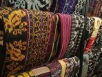 Jarang Diketahui, Ini Kain Tenun Ikat Sikka Asal NTT Punya Ciri Khas yang Unik 