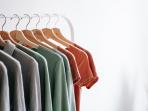Digantung atau Dilipat? Ini Tips Menyimpan Pakaian dengan Baik