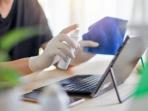 Simak 5 Cara Membersihkan Layar Laptop dengan Benar
