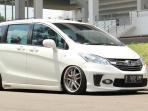 MPV Pintu Geser Favorit, Harga Mobil Honda Freed 2010-2011 Tinggal Segini