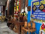 Intip Beragam Kerajinan Ornamen Ukiran Khas Dayak di Patra Craft