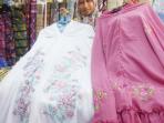 Berkah Ramadhan, Perajin Mukena dan Hijab Sulam Kebanjiran Pesanan