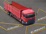 4 Tips Berkendara Tetap Aman di Sekitar Kendaraan Besar