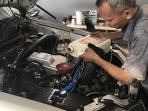 Persiapan Hadapi Macetnya Arus Mudik Lebaran 2022, Cek Oli Mobil dengan Benar