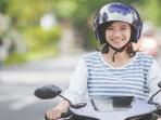 Tips Memilih Helm yang Pas dan Nyaman Bagi Pengendara Motor Wanita