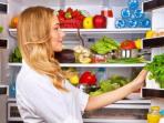 Begini Cara Cepat Membersihkan Kulkas Tanpa Lelah 