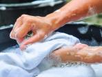 Cara Alami Bikin Baju Putih Kembali Seperti Baru Tanpa Menggunakan Pemutih