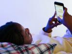Jangan Buka HP Tepat Setelah Bangun Tidur, Dampak Buruk Ini Bisa Menimpamu