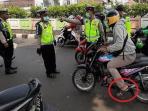 Simak Penjelasan dan Himbauan Polisi Mengenai Berkendara Motor Pakai Sandal Jepit, Apakah Akan Ditilang?