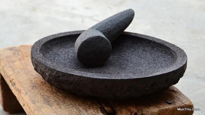 Intip Cara Membersihkan Cobek Kayu dan Batu yang Baru Dibeli