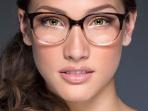 Intip Yuk, Tips Make Up untuk Perempuan Berkacamata