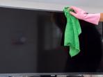Cara Aman Bersihkan Layar TV Flat, LCD, LED dan OLED Tanpa Menggoresnya