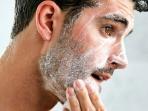 Rekomendasi Facial Wash Khusus untuk Pria Bantu Atasi Minyak Berlebih dan Jerawat