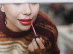  Anti Bibir Kering, Ini 5 Cara Benar Memakai Lip Cream